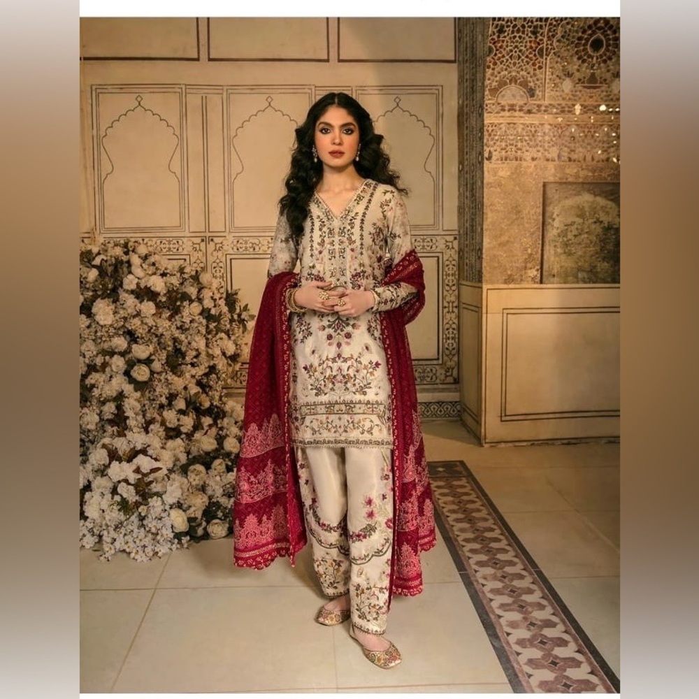 Elegant Long Sleeve Embroidered Dress with Red Accents